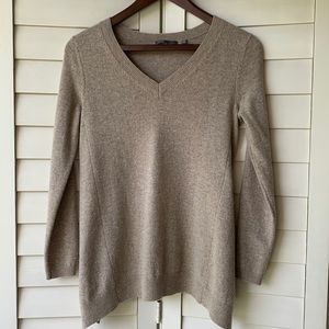 Vince Wool-Cashmere V-neck Pullover